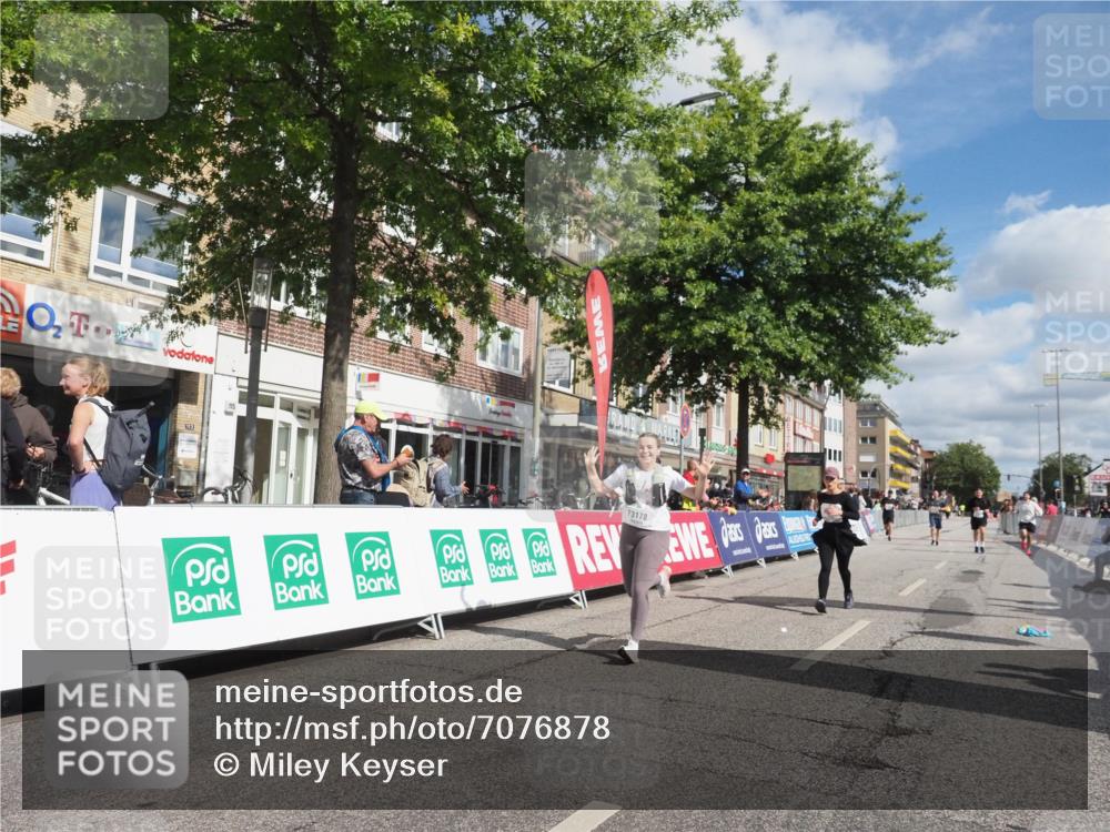 15.09.2024 - PSD Bank Halbmarathon Miley Keyser http://msf.ph/oto/7076878 15.09.2024 12:35:34 Ziel 1504, 2207, 2286, 2324, 3071, 3178, 3300, 3329, 3335, 3468 meine-sportfotos.de