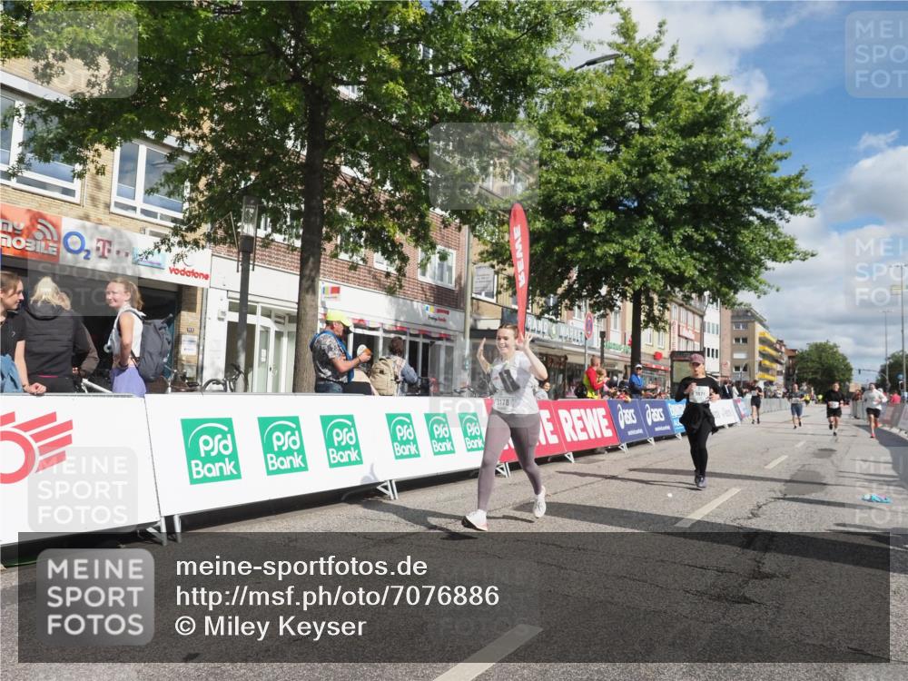 15.09.2024 - PSD Bank Halbmarathon Miley Keyser http://msf.ph/oto/7076886 15.09.2024 12:35:34 Ziel 1504, 2207, 2286, 2324, 3071, 3178, 3300, 3329, 3335, 3468 meine-sportfotos.de