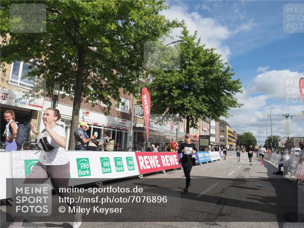 15.09.2024 - PSD Bank Halbmarathon Miley Keyser http://msf.ph/oto/7076896 15.09.2024 12:35:35 Ziel 1504, 2207, 2286, 2324, 3071, 3178, 3300, 3329, 3335, 3468 meine-sportfotos.de