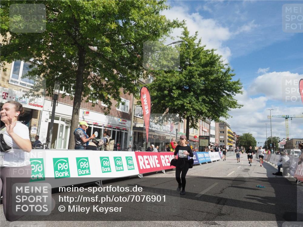 15.09.2024 - PSD Bank Halbmarathon Miley Keyser http://msf.ph/oto/7076901 15.09.2024 12:35:35 Ziel 1504, 2207, 2286, 2324, 3071, 3178, 3300, 3329, 3335, 3468 meine-sportfotos.de