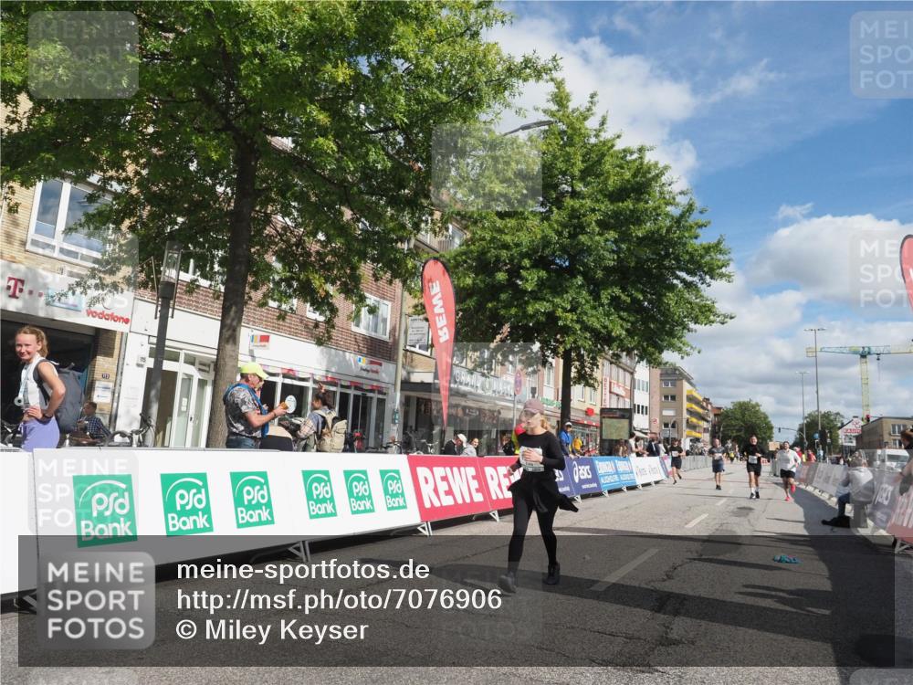 15.09.2024 - PSD Bank Halbmarathon Miley Keyser http://msf.ph/oto/7076906 15.09.2024 12:35:35 Ziel 1504, 2207, 2286, 2324, 3071, 3178, 3300, 3329, 3335, 3468 meine-sportfotos.de