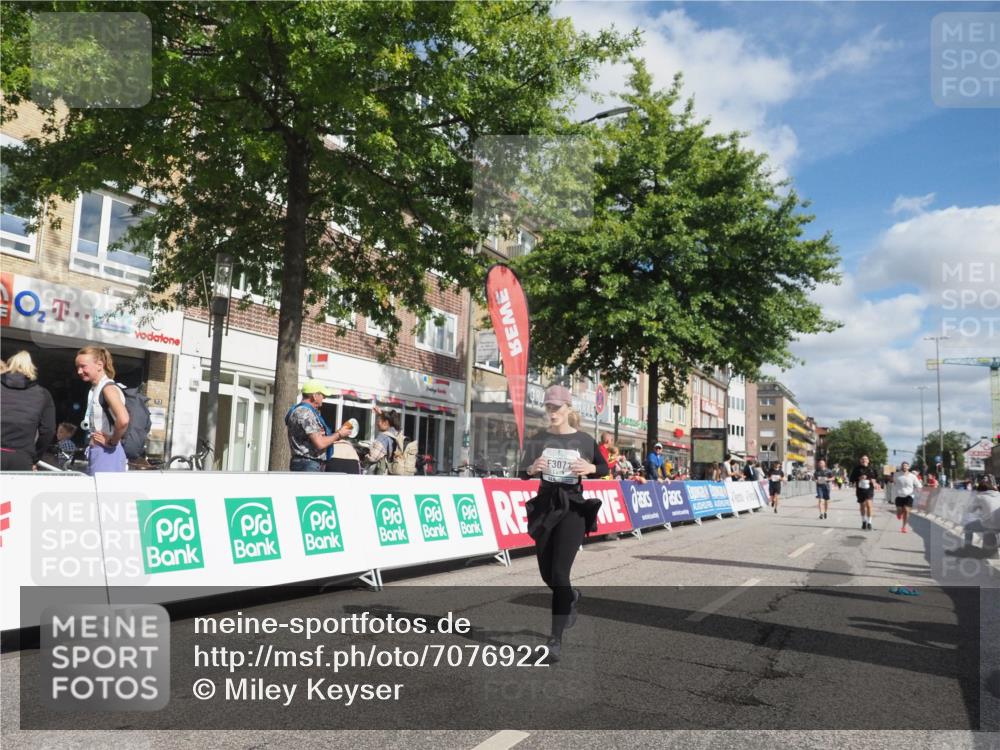15.09.2024 - PSD Bank Halbmarathon Miley Keyser http://msf.ph/oto/7076922 15.09.2024 12:35:35 Ziel 1504, 2207, 2286, 2324, 3071, 3178, 3300, 3329, 3335, 3468 meine-sportfotos.de