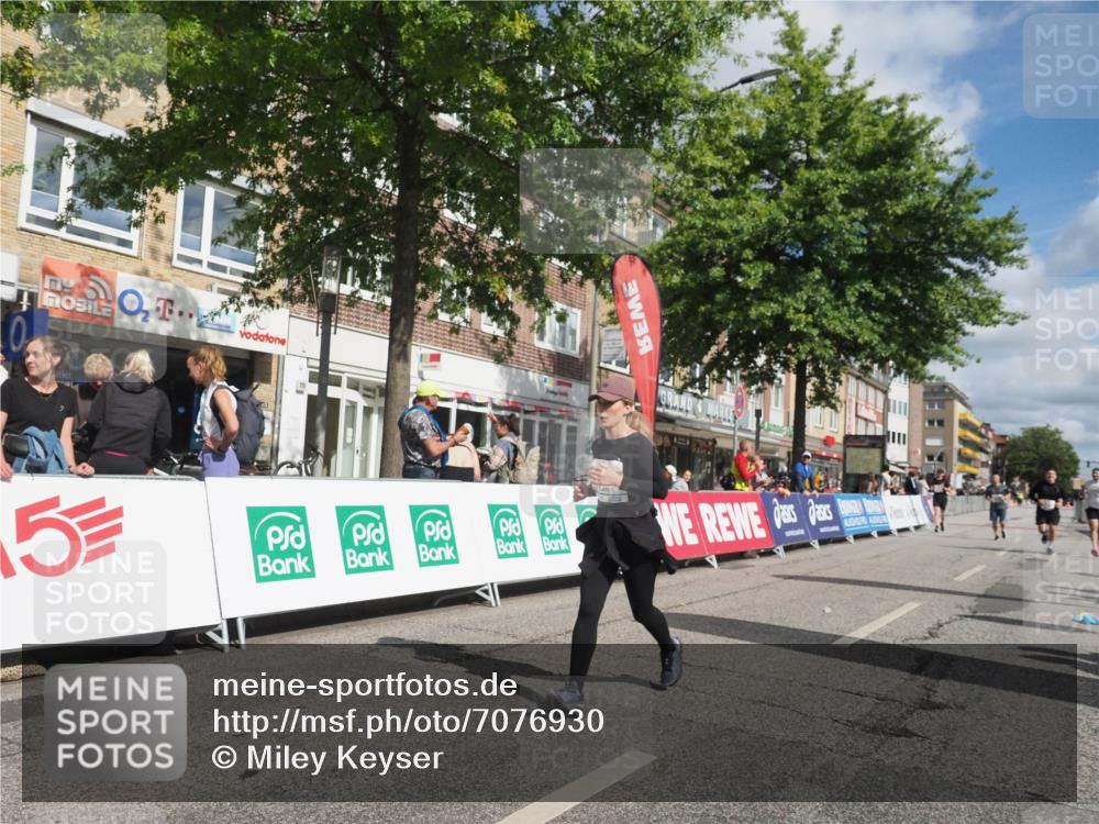 15.09.2024 - PSD Bank Halbmarathon Miley Keyser http://msf.ph/oto/7076930 15.09.2024 12:35:36 Ziel 1504, 2207, 2257, 2286, 3071, 3178, 3300, 3329, 3468 meine-sportfotos.de
