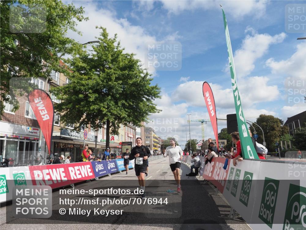 15.09.2024 - PSD Bank Halbmarathon Miley Keyser http://msf.ph/oto/7076944 15.09.2024 12:35:39 Ziel 1504, 1895, 2257, 2286, 3071, 3178, 3300, 3329, 3468 meine-sportfotos.de