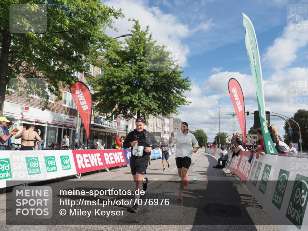 15.09.2024 - PSD Bank Halbmarathon Miley Keyser http://msf.ph/oto/7076976 15.09.2024 12:35:40 Ziel 1504, 1895, 2257, 2286, 3071, 3178, 3300, 3329, 3468 meine-sportfotos.de