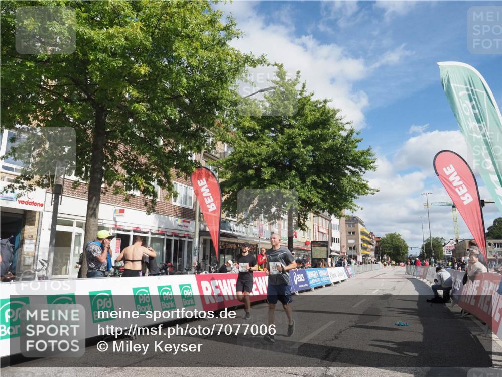 15.09.2024 - PSD Bank Halbmarathon Miley Keyser http://msf.ph/oto/7077006 15.09.2024 12:35:42 Ziel 1504, 1895, 2257, 2286, 3071, 3178, 3329 meine-sportfotos.de