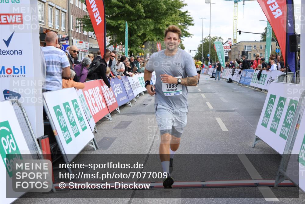 15.09.2024 - PSD Bank Halbmarathon Strokosch-Dieckow http://msf.ph/oto/7077009 15.09.2024 12:34:05 Ziel 1983, 2331, 3107, 3433, 3451 meine-sportfotos.de