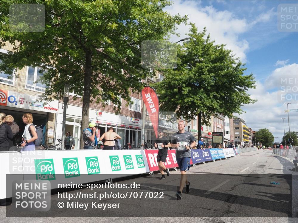 15.09.2024 - PSD Bank Halbmarathon Miley Keyser http://msf.ph/oto/7077022 15.09.2024 12:35:43 Ziel 1504, 1895, 2257, 2286, 3071, 3178, 3329 meine-sportfotos.de