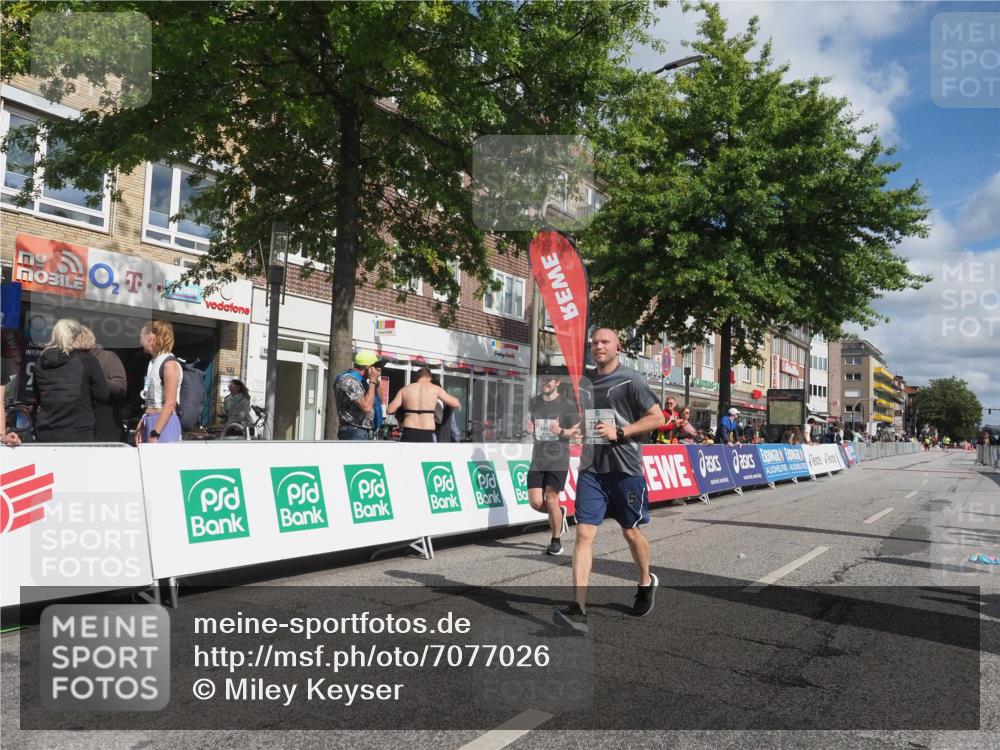 15.09.2024 - PSD Bank Halbmarathon Miley Keyser http://msf.ph/oto/7077026 15.09.2024 12:35:43 Ziel 1504, 1895, 2257, 2286, 3071, 3178, 3329 meine-sportfotos.de