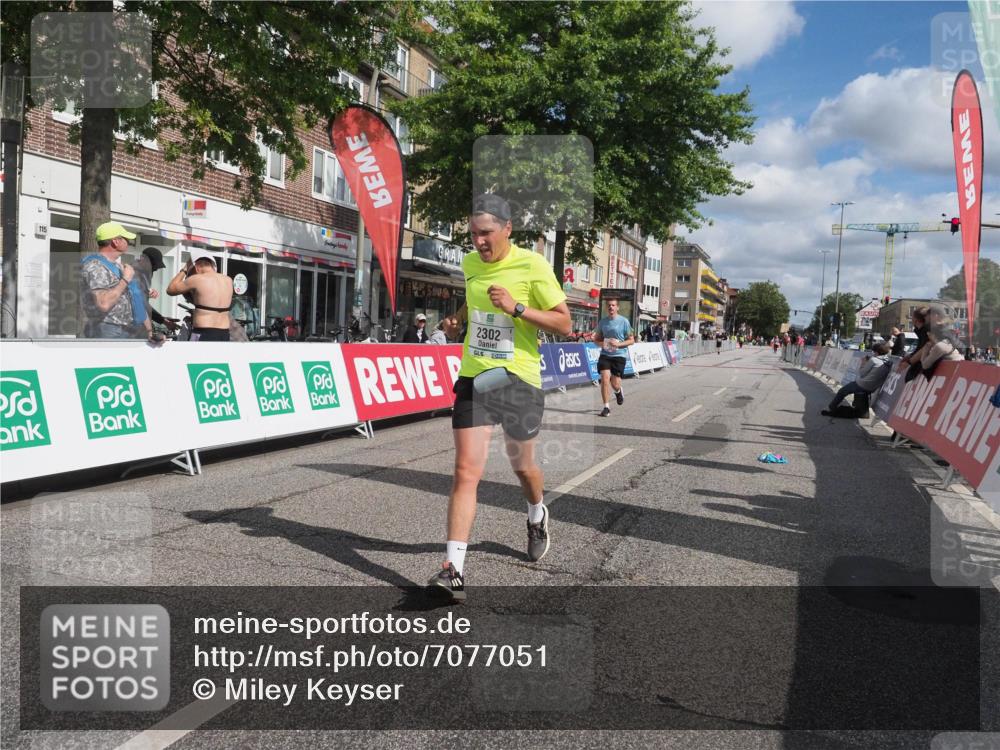 15.09.2024 - PSD Bank Halbmarathon Miley Keyser http://msf.ph/oto/7077051 15.09.2024 12:36:16 Ziel 2302, 2380 meine-sportfotos.de