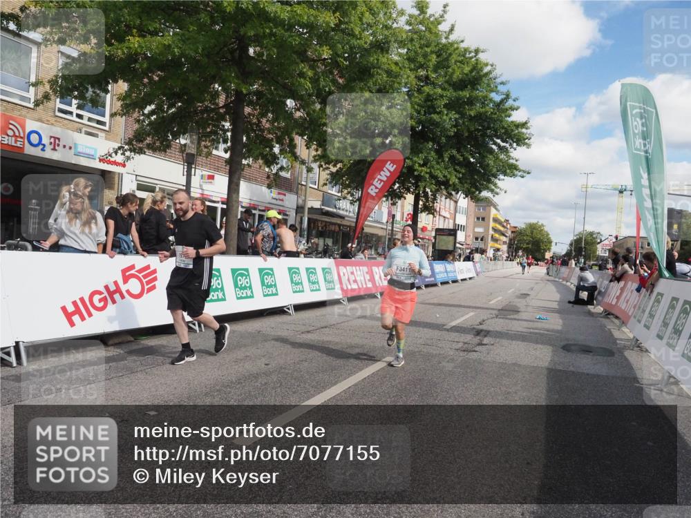 15.09.2024 - PSD Bank Halbmarathon Miley Keyser http://msf.ph/oto/7077155 15.09.2024 12:36:46 Ziel 1978, 2317, 3404, 3411 meine-sportfotos.de