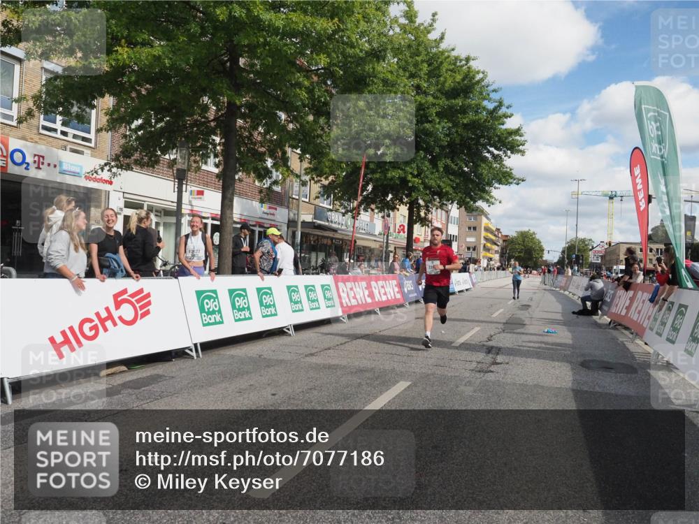 15.09.2024 - PSD Bank Halbmarathon Miley Keyser http://msf.ph/oto/7077186 15.09.2024 12:36:57 Ziel 2317, 3411 meine-sportfotos.de