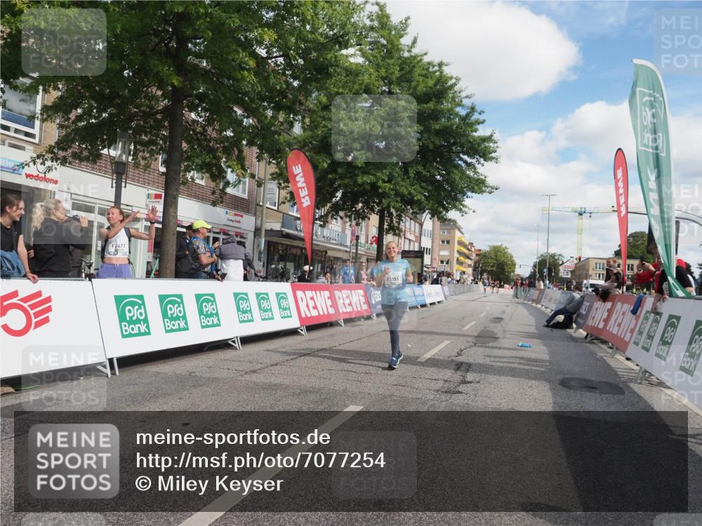 15.09.2024 - PSD Bank Halbmarathon Miley Keyser http://msf.ph/oto/7077254 15.09.2024 12:37:04 Ziel 2317, 3351 meine-sportfotos.de