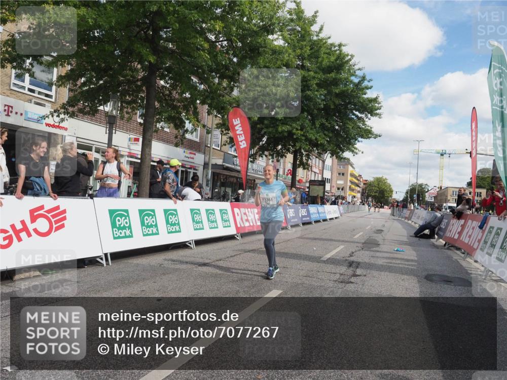 15.09.2024 - PSD Bank Halbmarathon Miley Keyser http://msf.ph/oto/7077267 15.09.2024 12:37:05 Ziel 2317, 3351 meine-sportfotos.de