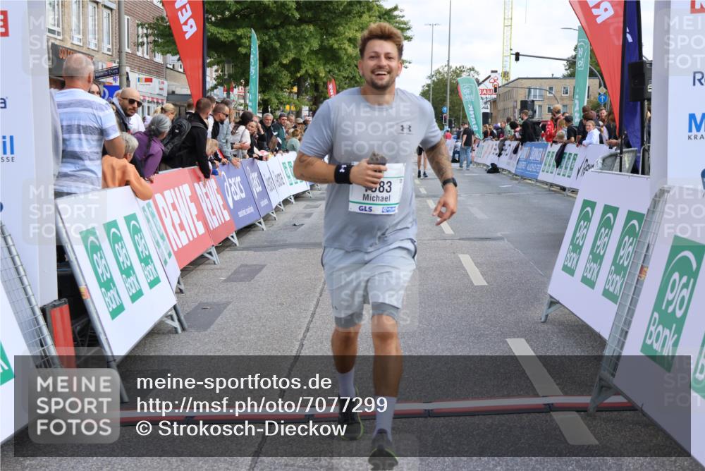 15.09.2024 - PSD Bank Halbmarathon Strokosch-Dieckow http://msf.ph/oto/7077299 15.09.2024 12:34:05 Ziel 1983, 2331, 3107, 3433, 3451 meine-sportfotos.de