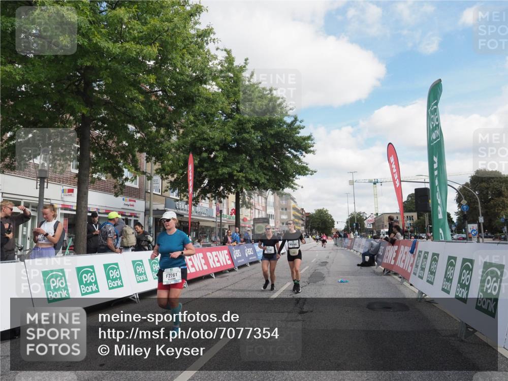 15.09.2024 - PSD Bank Halbmarathon Miley Keyser http://msf.ph/oto/7077354 15.09.2024 12:37:27 Ziel 2742, 2761, 3386 meine-sportfotos.de