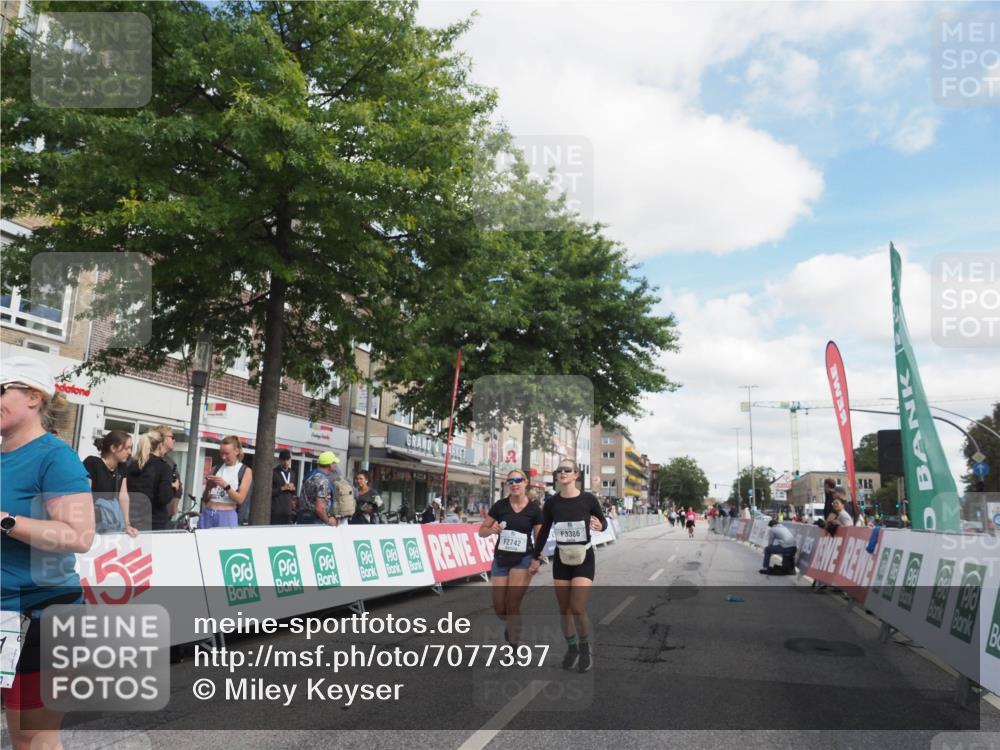 15.09.2024 - PSD Bank Halbmarathon Miley Keyser http://msf.ph/oto/7077397 15.09.2024 12:37:29 Ziel 2742, 2761, 3386 meine-sportfotos.de