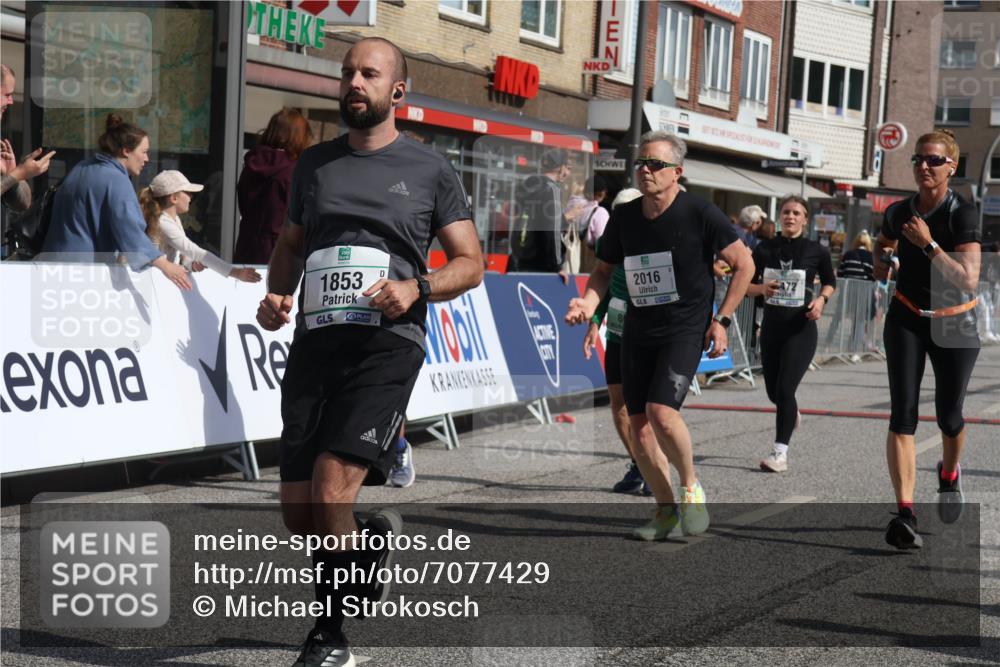 15.09.2024 - PSD Bank Halbmarathon Michael Strokosch http://msf.ph/oto/7077429 15.09.2024 12:18:33 Ziel 802, 1853, 2016, 2023, 2086, 2154, 2232, 2266, 2450, 3093, 3094, 3136, 3141, 3221, 3453, 3454, 3472, 3533 meine-sportfotos.de
