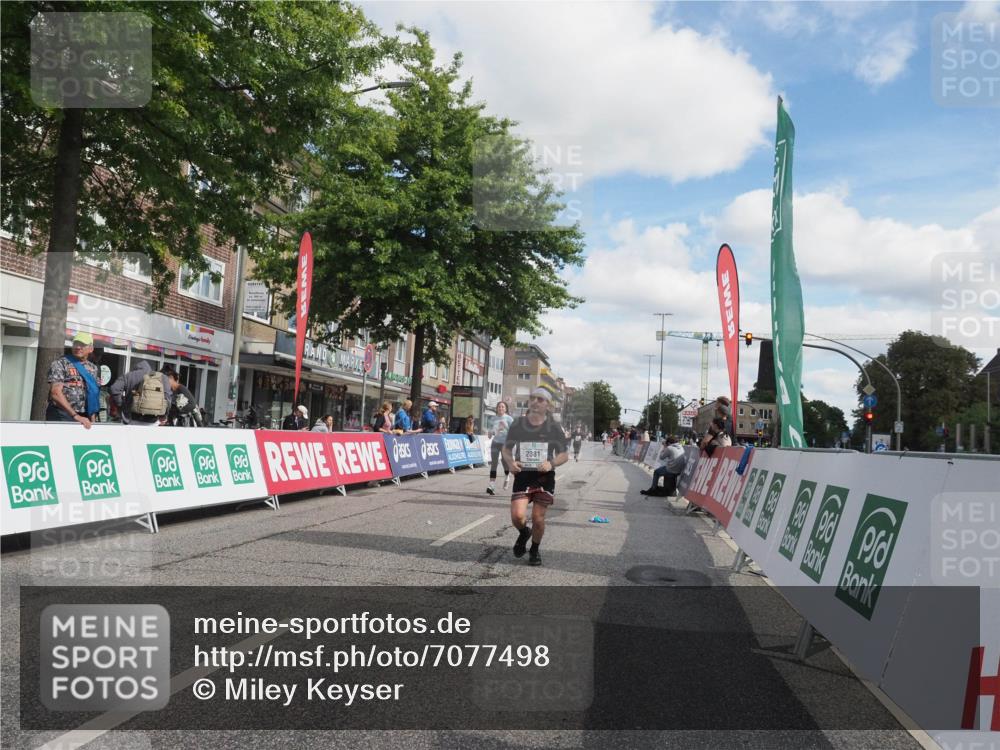 15.09.2024 - PSD Bank Halbmarathon Miley Keyser http://msf.ph/oto/7077498 15.09.2024 12:37:43 Ziel 2381, 2398, 2432, 2742, 3386, 3441, 3481 meine-sportfotos.de