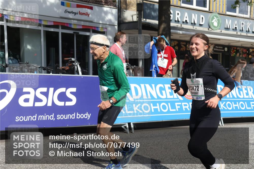 15.09.2024 - PSD Bank Halbmarathon Michael Strokosch http://msf.ph/oto/7077499 15.09.2024 12:18:37 Ziel 802, 1853, 2016, 2023, 2086, 2154, 2232, 2266, 2450, 3093, 3094, 3136, 3141, 3221, 3453, 3454, 3472, 3533 meine-sportfotos.de