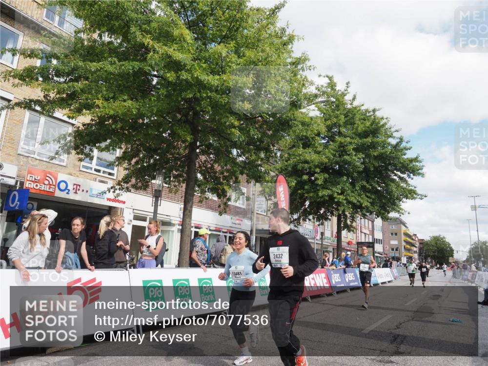 15.09.2024 - PSD Bank Halbmarathon Miley Keyser http://msf.ph/oto/7077536 15.09.2024 12:37:46 Ziel 1816, 2381, 2398, 2432, 2517, 3380, 3441, 3481 meine-sportfotos.de