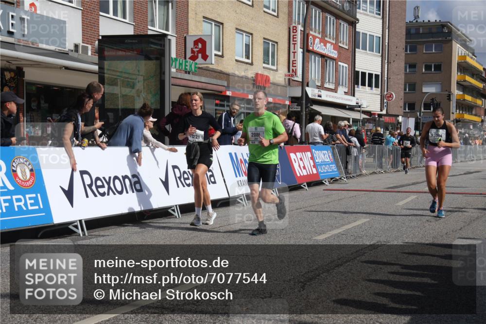15.09.2024 - PSD Bank Halbmarathon Michael Strokosch http://msf.ph/oto/7077544 15.09.2024 12:18:41 Ziel 802, 1853, 2016, 2023, 2086, 2149, 2232, 2266, 2450, 3093, 3094, 3221, 3472, 3533 meine-sportfotos.de