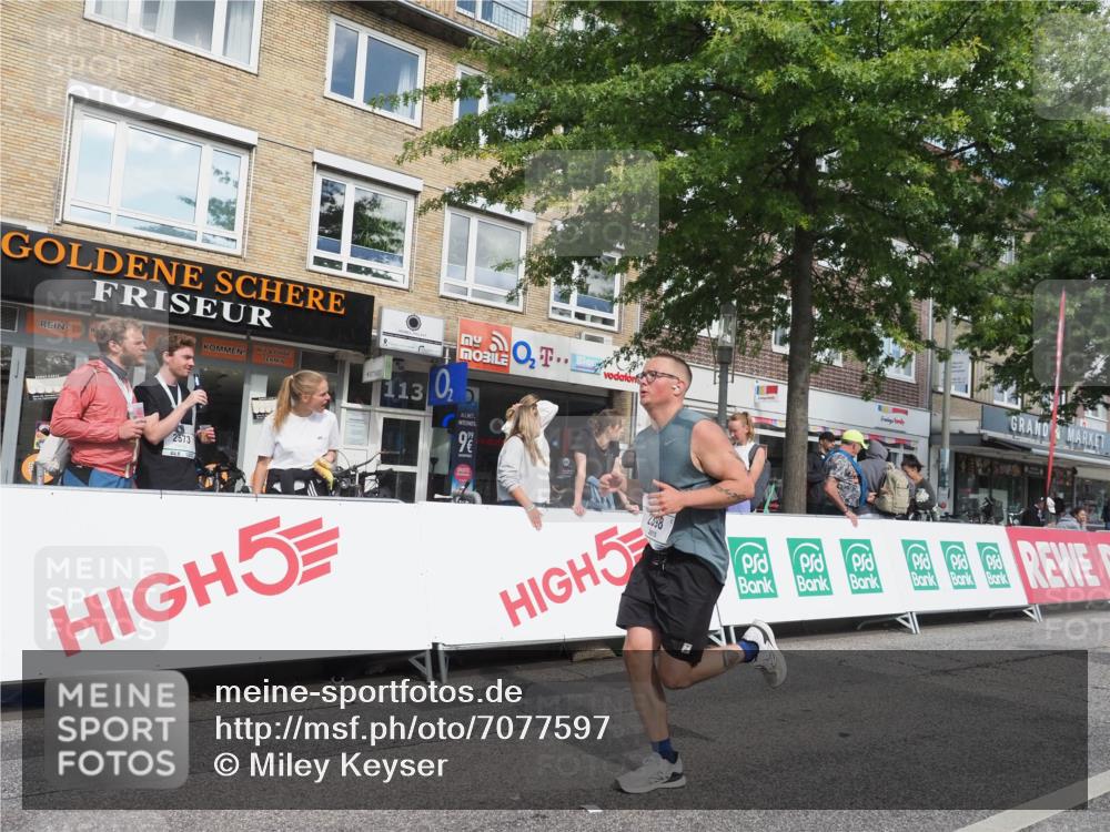 15.09.2024 - PSD Bank Halbmarathon Miley Keyser http://msf.ph/oto/7077597 15.09.2024 12:37:49 Ziel 1816, 2381, 2398, 2432, 2517, 3380, 3441, 3481 meine-sportfotos.de