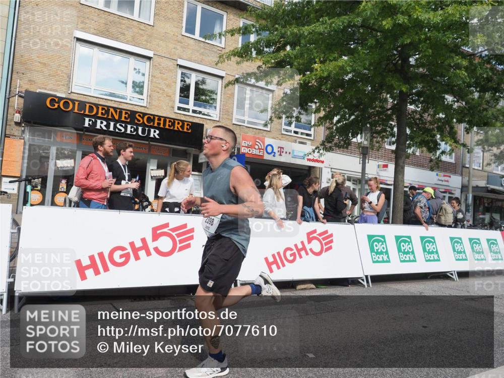 15.09.2024 - PSD Bank Halbmarathon Miley Keyser http://msf.ph/oto/7077610 15.09.2024 12:37:49 Ziel 1816, 2381, 2398, 2432, 2517, 3380, 3441, 3481 meine-sportfotos.de