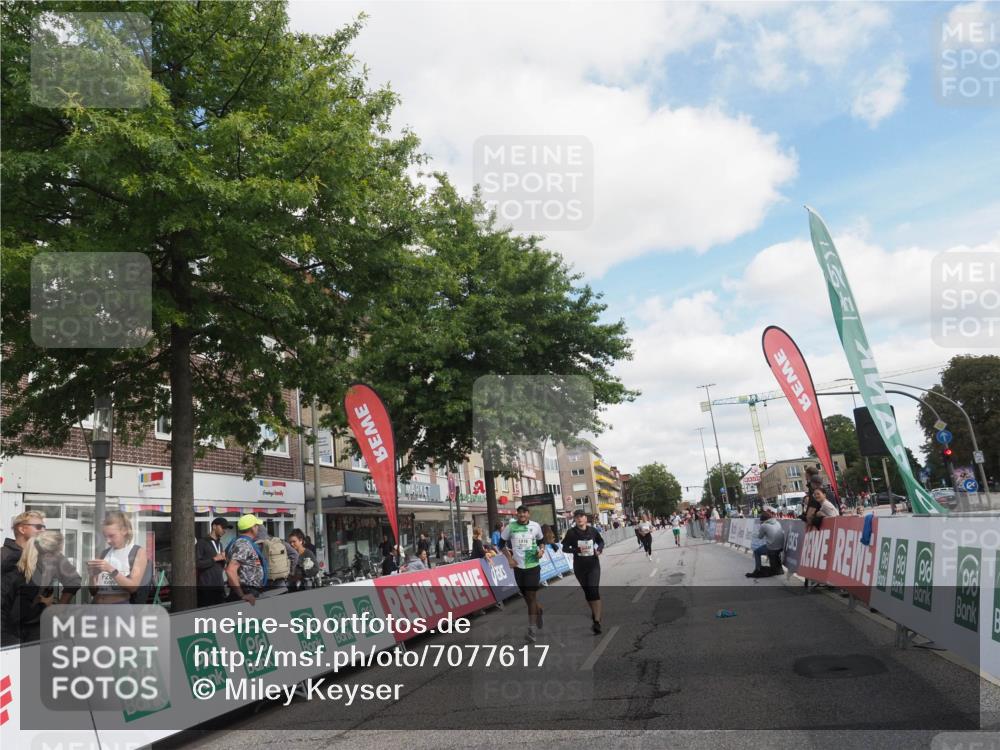 15.09.2024 - PSD Bank Halbmarathon Miley Keyser http://msf.ph/oto/7077617 15.09.2024 12:37:51 Ziel 1816, 2381, 2398, 2432, 2517, 3380, 3415, 3441, 3481 meine-sportfotos.de