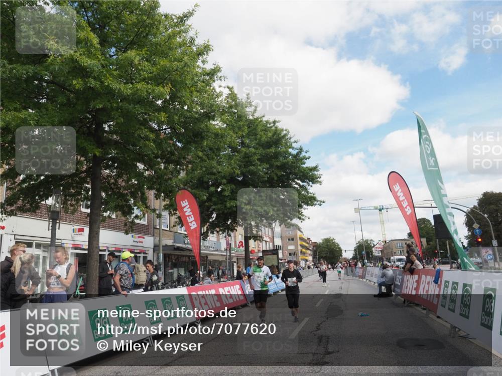 15.09.2024 - PSD Bank Halbmarathon Miley Keyser http://msf.ph/oto/7077620 15.09.2024 12:37:51 Ziel 1816, 2381, 2398, 2432, 2517, 3380, 3415, 3441, 3481 meine-sportfotos.de