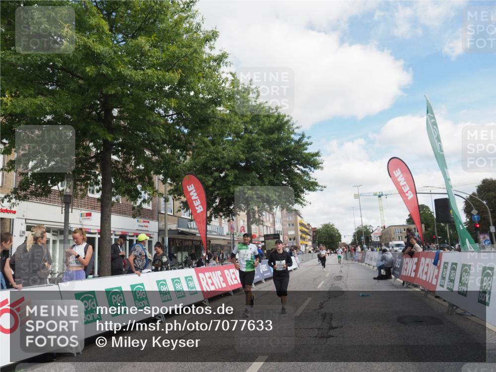 15.09.2024 - PSD Bank Halbmarathon Miley Keyser http://msf.ph/oto/7077633 15.09.2024 12:37:52 Ziel 1816, 2381, 2398, 2432, 2517, 3380, 3415, 3441, 3481 meine-sportfotos.de