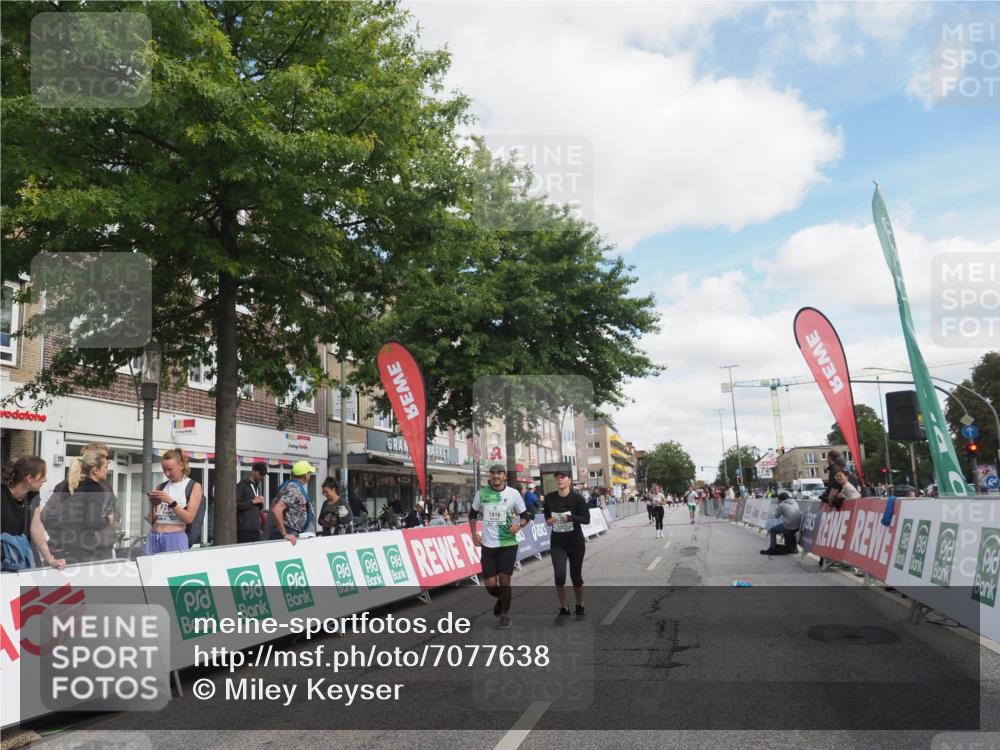 15.09.2024 - PSD Bank Halbmarathon Miley Keyser http://msf.ph/oto/7077638 15.09.2024 12:37:52 Ziel 1816, 2381, 2398, 2432, 2517, 3380, 3415, 3441, 3481 meine-sportfotos.de