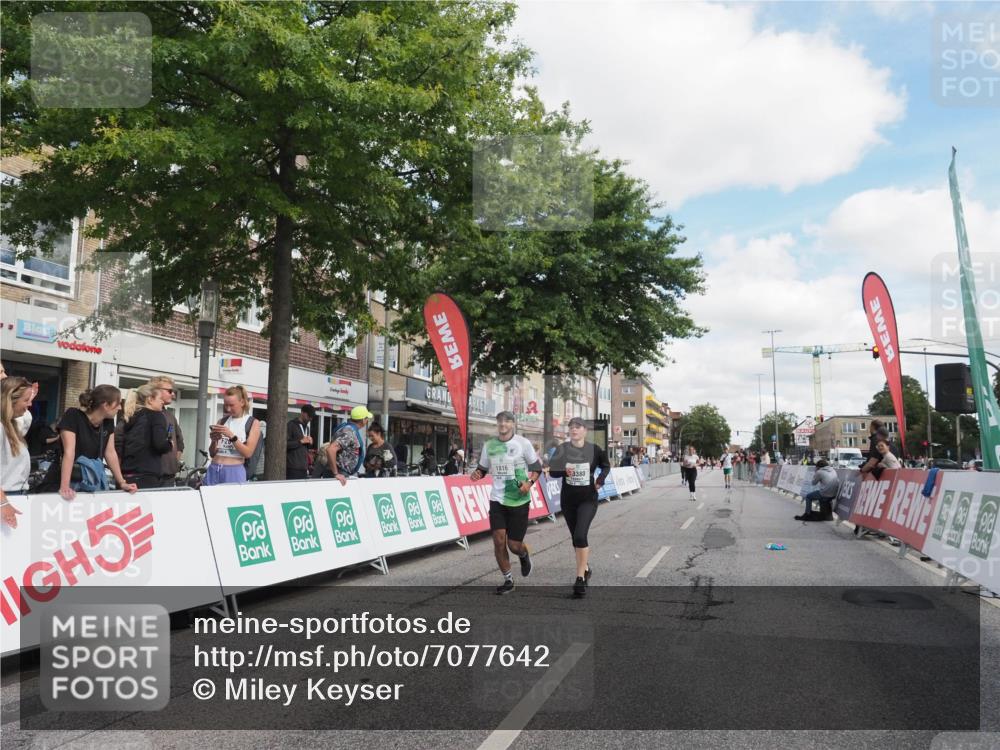 15.09.2024 - PSD Bank Halbmarathon Miley Keyser http://msf.ph/oto/7077642 15.09.2024 12:37:52 Ziel 1816, 2381, 2398, 2432, 2517, 3380, 3415, 3441, 3481 meine-sportfotos.de