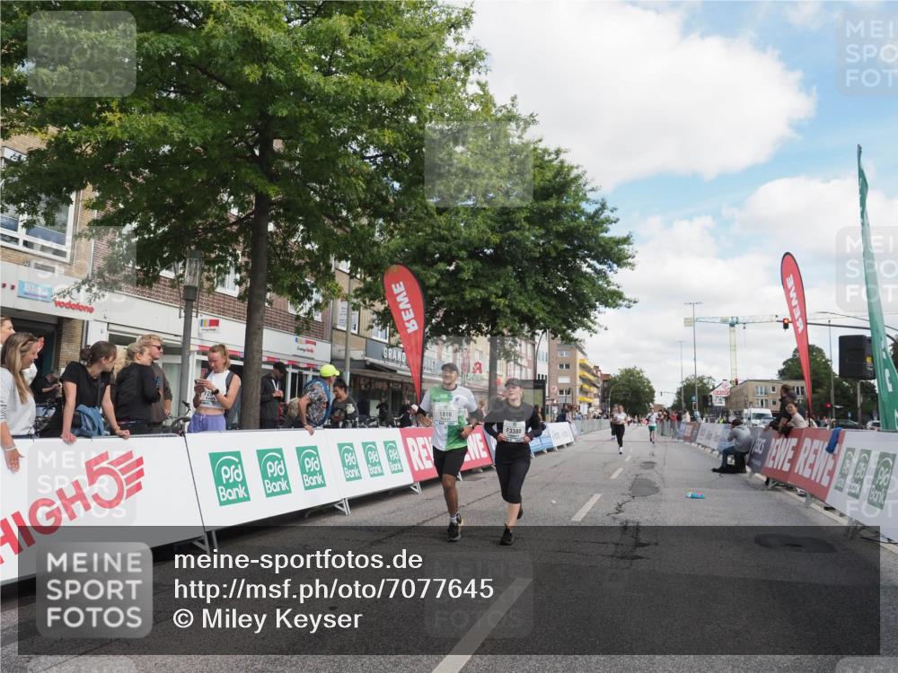 15.09.2024 - PSD Bank Halbmarathon Miley Keyser http://msf.ph/oto/7077645 15.09.2024 12:37:52 Ziel 1816, 2381, 2398, 2432, 2517, 3380, 3415, 3441, 3481 meine-sportfotos.de