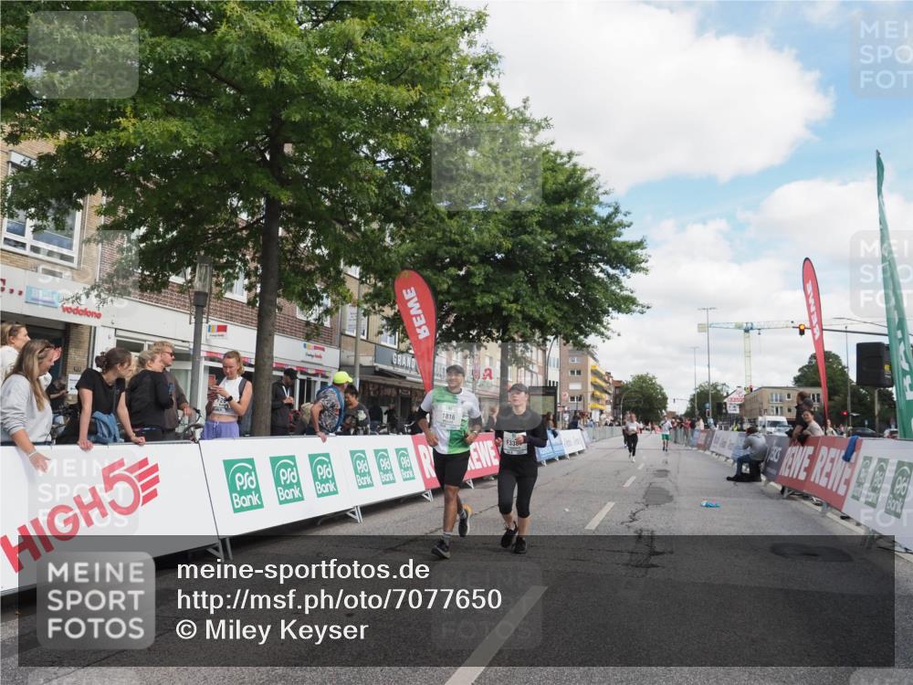 15.09.2024 - PSD Bank Halbmarathon Miley Keyser http://msf.ph/oto/7077650 15.09.2024 12:37:53 Ziel 1816, 2381, 2398, 2432, 2517, 3380, 3415, 3417, 3441, 3481 meine-sportfotos.de
