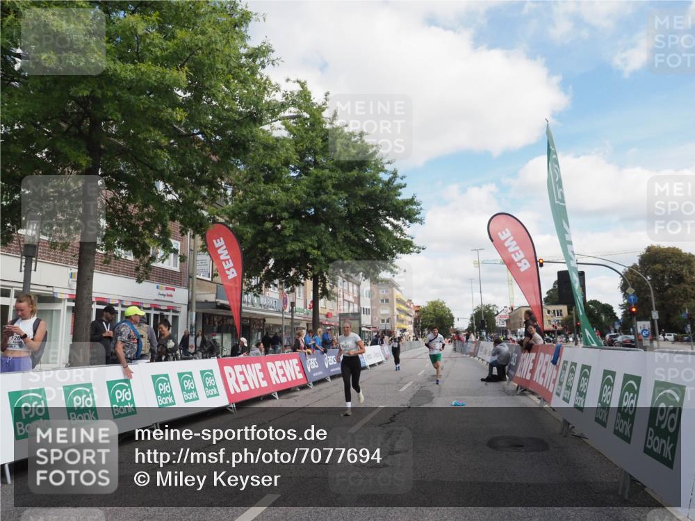 15.09.2024 - PSD Bank Halbmarathon Miley Keyser http://msf.ph/oto/7077694 15.09.2024 12:37:58 Ziel 1816, 2381, 2398, 2517, 3380, 3415, 3417, 3481 meine-sportfotos.de