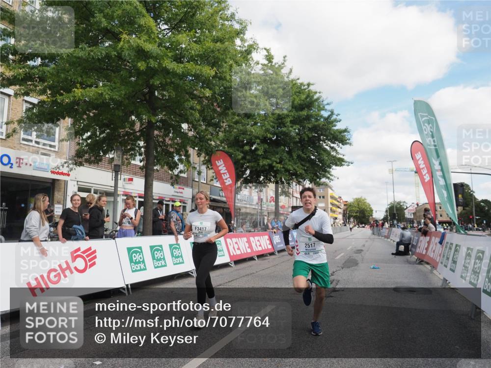 15.09.2024 - PSD Bank Halbmarathon Miley Keyser http://msf.ph/oto/7077764 15.09.2024 12:38:00 Ziel 1816, 2398, 2517, 3380, 3415, 3417 meine-sportfotos.de