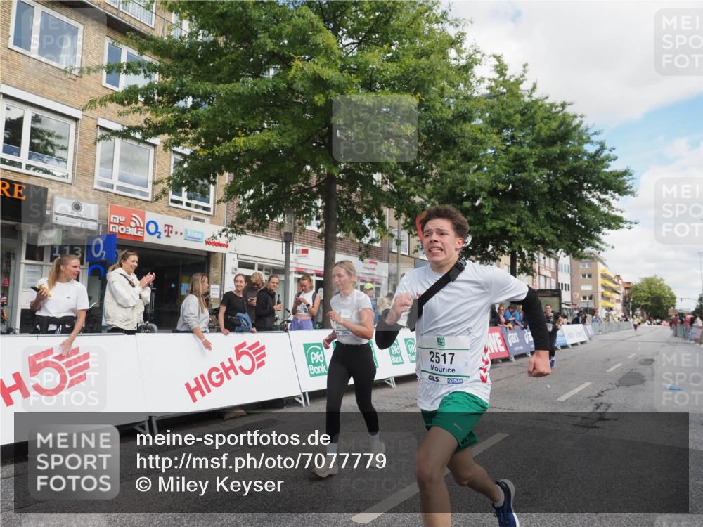 15.09.2024 - PSD Bank Halbmarathon Miley Keyser http://msf.ph/oto/7077779 15.09.2024 12:38:01 Ziel 1816, 2517, 3380, 3415, 3417 meine-sportfotos.de