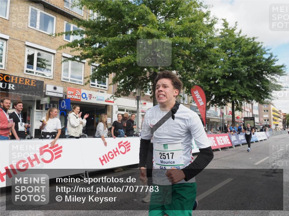 15.09.2024 - PSD Bank Halbmarathon Miley Keyser http://msf.ph/oto/7077783 15.09.2024 12:38:01 Ziel 1816, 2517, 3380, 3415, 3417 meine-sportfotos.de