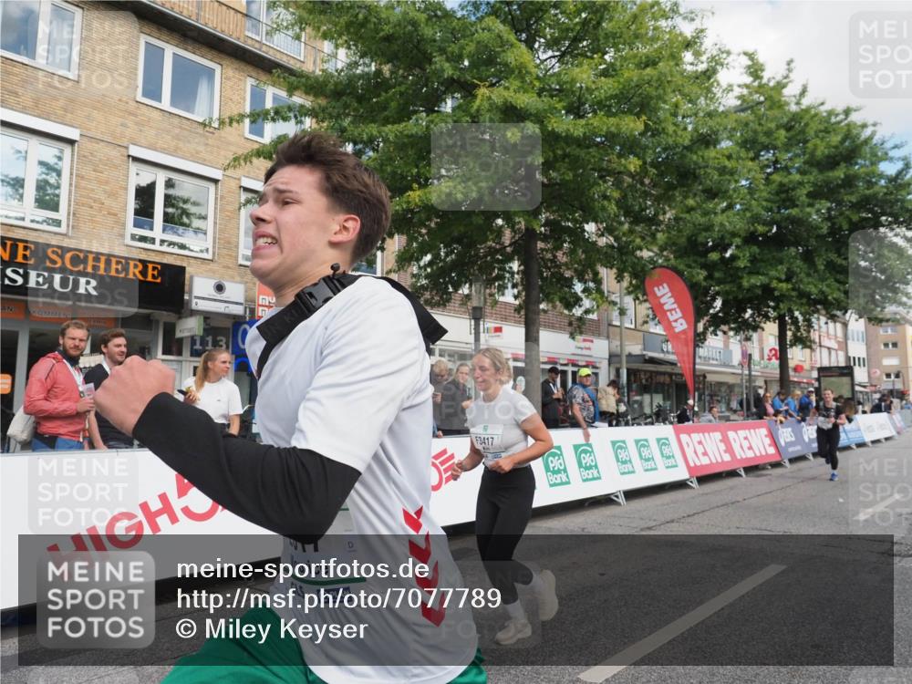 15.09.2024 - PSD Bank Halbmarathon Miley Keyser http://msf.ph/oto/7077789 15.09.2024 12:38:01 Ziel 1816, 2517, 3380, 3415, 3417 meine-sportfotos.de