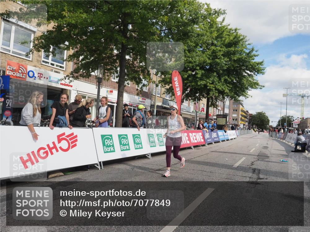 15.09.2024 - PSD Bank Halbmarathon Miley Keyser http://msf.ph/oto/7077849 15.09.2024 12:38:20 Ziel 3314 meine-sportfotos.de