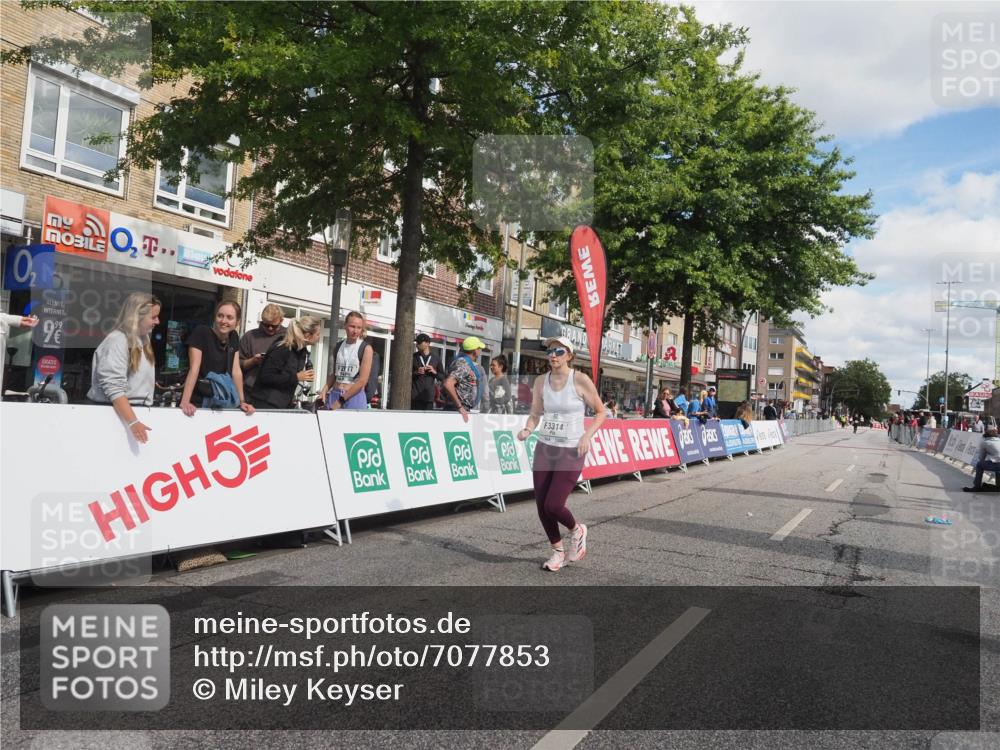 15.09.2024 - PSD Bank Halbmarathon Miley Keyser http://msf.ph/oto/7077853 15.09.2024 12:38:20 Ziel 3314 meine-sportfotos.de