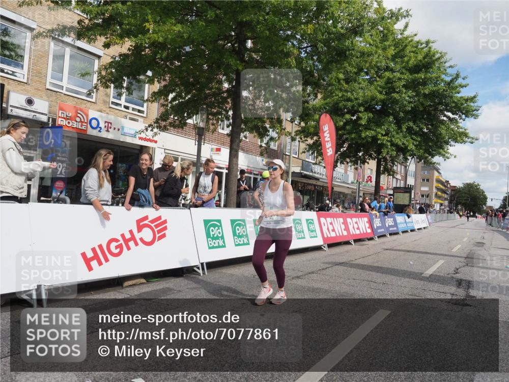 15.09.2024 - PSD Bank Halbmarathon Miley Keyser http://msf.ph/oto/7077861 15.09.2024 12:38:21 Ziel 3314 meine-sportfotos.de