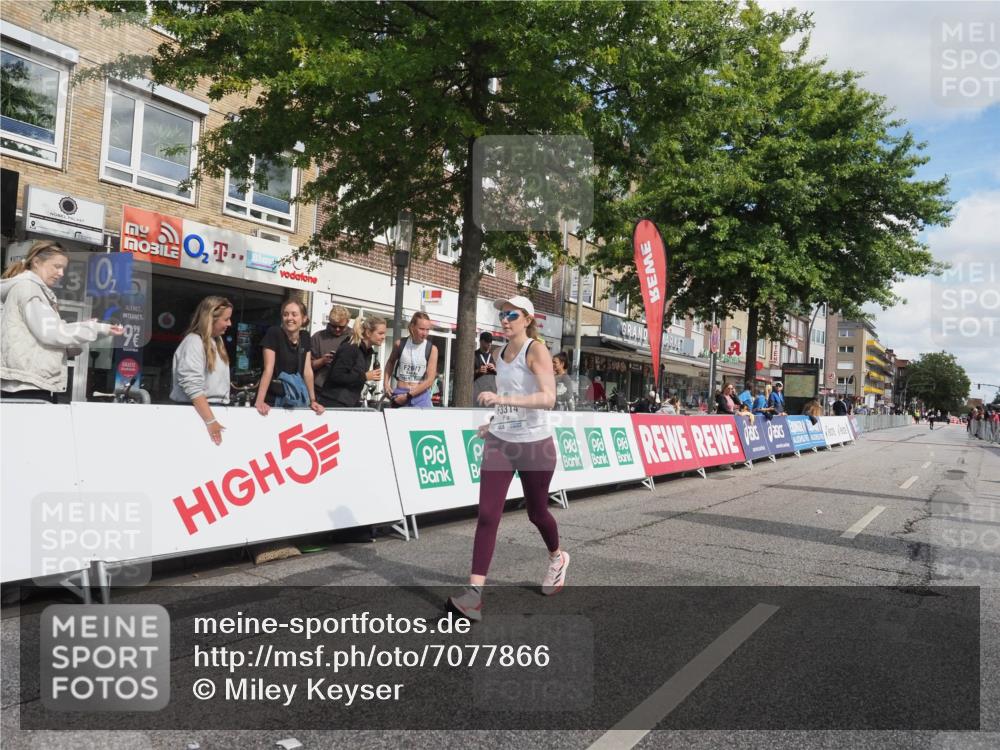 15.09.2024 - PSD Bank Halbmarathon Miley Keyser http://msf.ph/oto/7077866 15.09.2024 12:38:21 Ziel 3314 meine-sportfotos.de