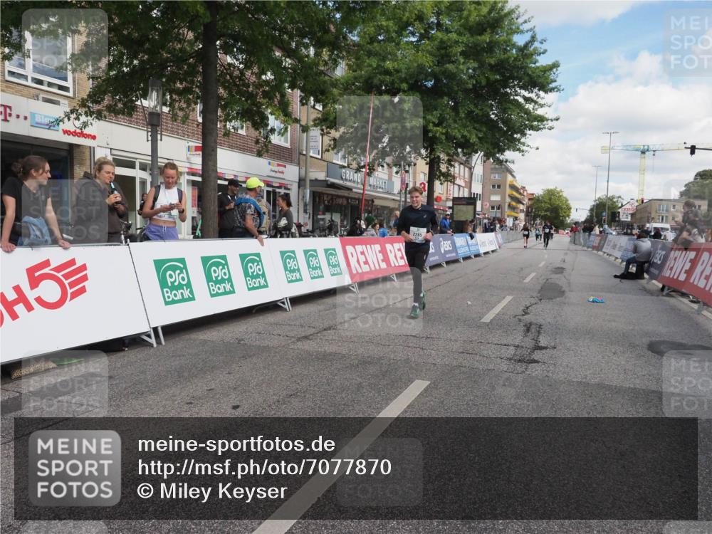 15.09.2024 - PSD Bank Halbmarathon Miley Keyser http://msf.ph/oto/7077870 15.09.2024 12:38:40 Ziel 2285 meine-sportfotos.de