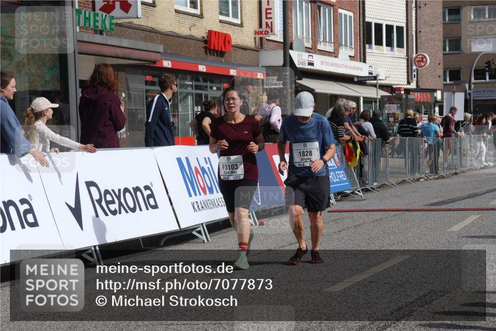 15.09.2024 - PSD Bank Halbmarathon Michael Strokosch http://msf.ph/oto/7077873 15.09.2024 12:19:08 Ziel 1728, 1729, 1828, 2412, 2821, 3103, 3106, 3373, 3419, 3446, 3447, 3500, 3561 meine-sportfotos.de