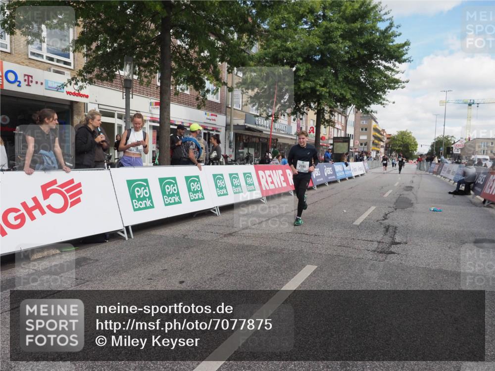 15.09.2024 - PSD Bank Halbmarathon Miley Keyser http://msf.ph/oto/7077875 15.09.2024 12:38:40 Ziel 2285 meine-sportfotos.de