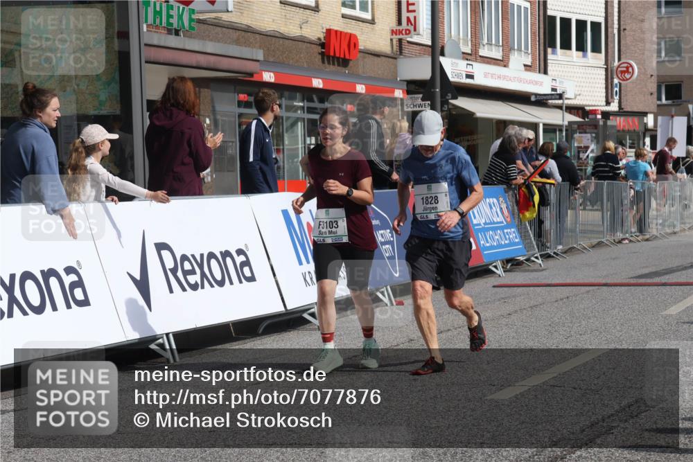 15.09.2024 - PSD Bank Halbmarathon Michael Strokosch http://msf.ph/oto/7077876 15.09.2024 12:19:09 Ziel 1728, 1729, 1828, 2412, 2821, 3103, 3106, 3373, 3419, 3446, 3447, 3500, 3561 meine-sportfotos.de