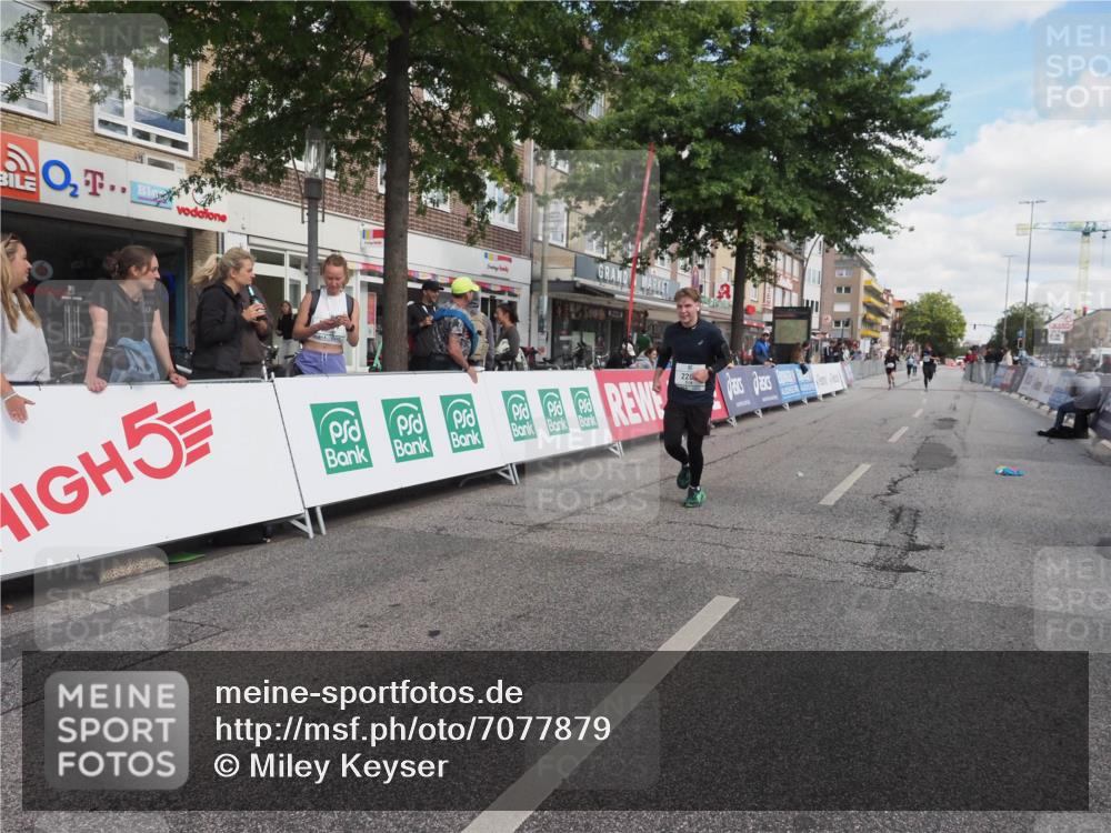 15.09.2024 - PSD Bank Halbmarathon Miley Keyser http://msf.ph/oto/7077879 15.09.2024 12:38:40 Ziel 2285 meine-sportfotos.de