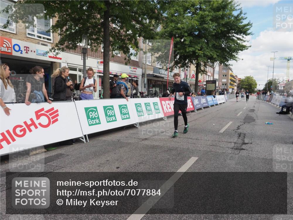 15.09.2024 - PSD Bank Halbmarathon Miley Keyser http://msf.ph/oto/7077884 15.09.2024 12:38:40 Ziel 2285 meine-sportfotos.de